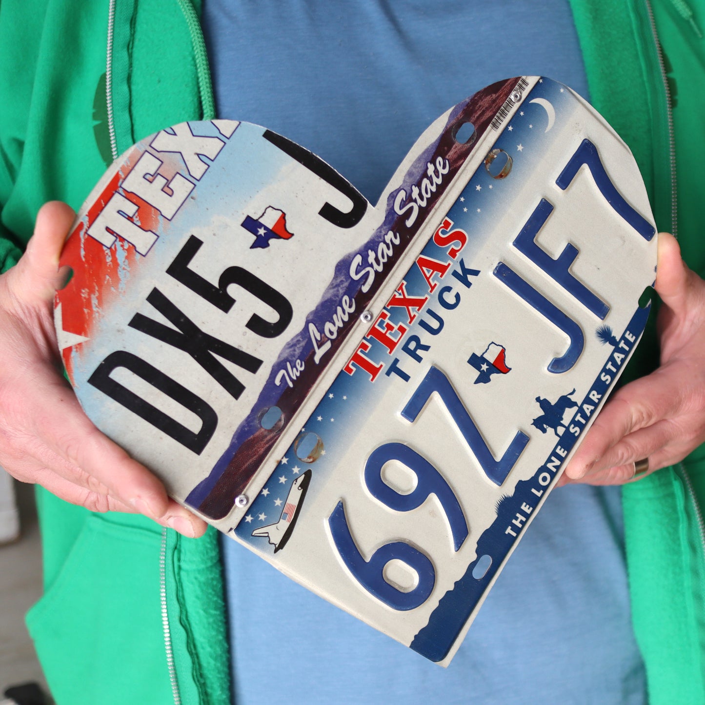 Load image into Gallery viewer, Texas Love License Plate Heart
