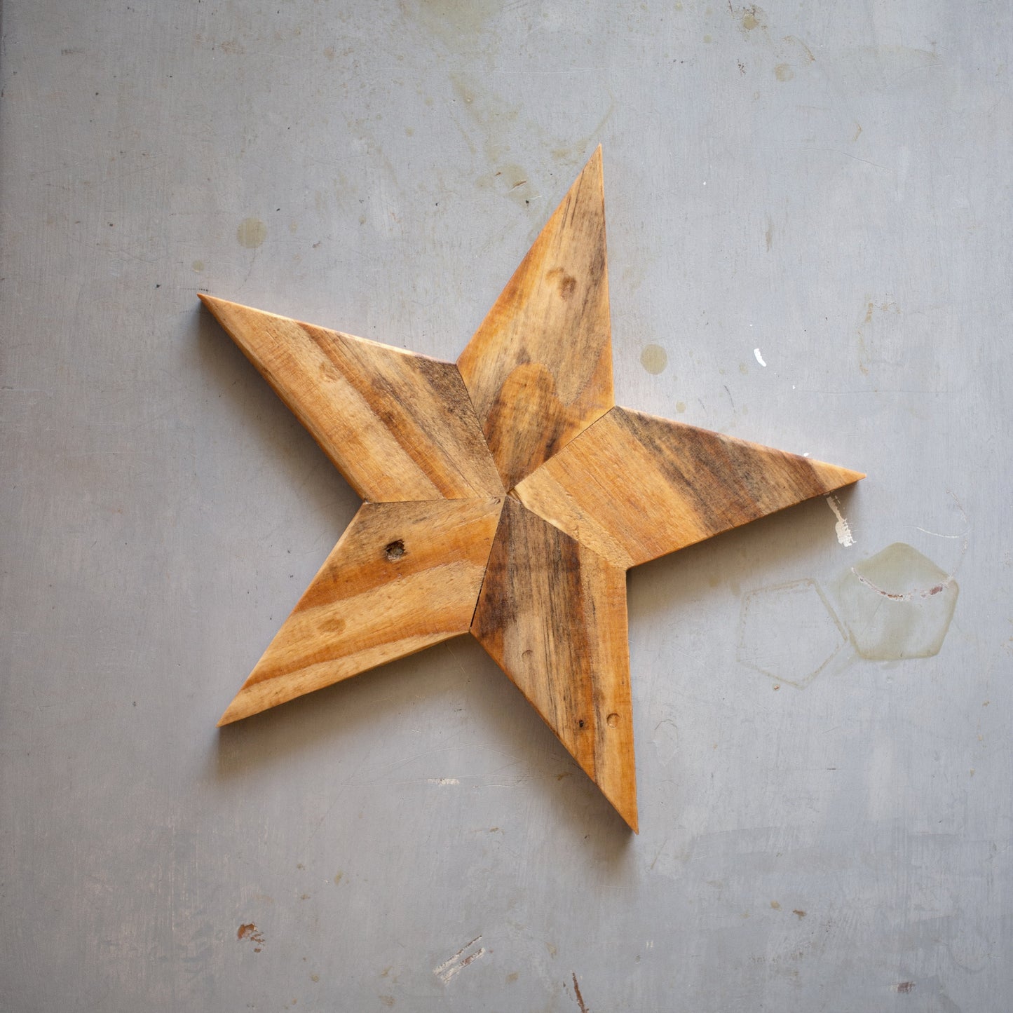 Load image into Gallery viewer, Reclaimed Pallet Wood Stars

